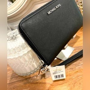 Michael Kors Jet Set Zip Around Phone Holder Wallet Wristlet